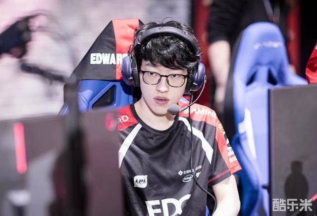 现略有起伏 现略有起伏